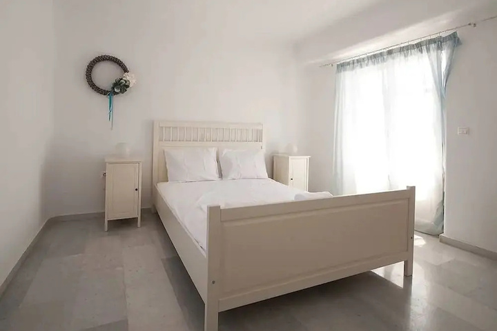 Room 4 of 15