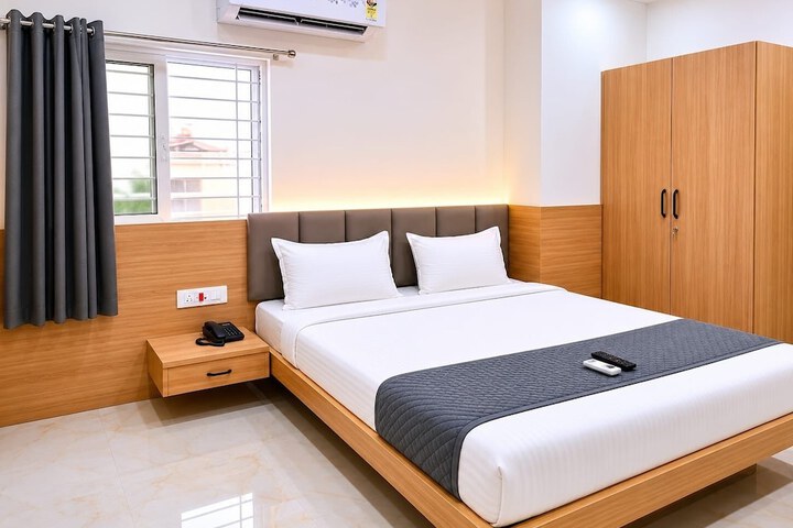 Room 4 of 7