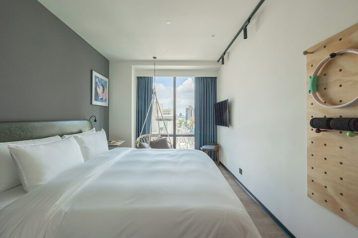 Room 8 of 31