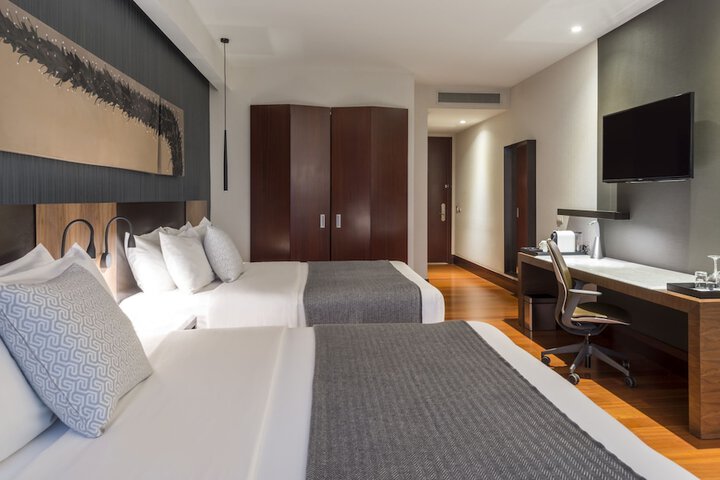 Room 2 of 18