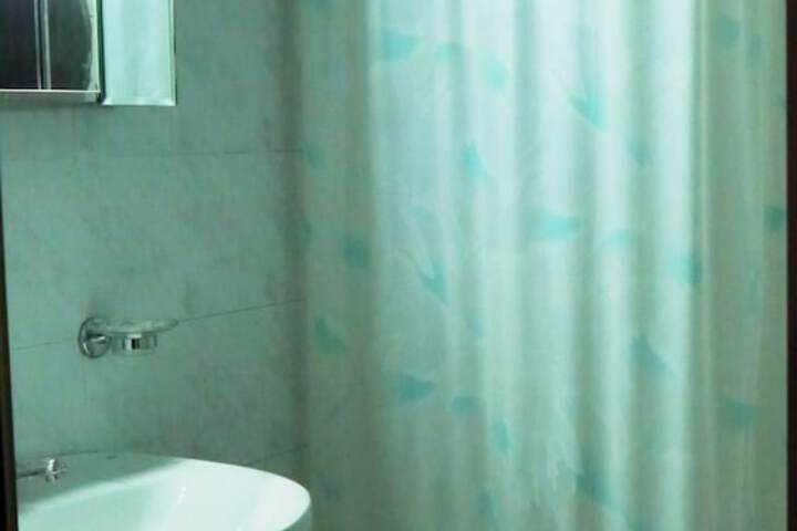 Room 15 of 32