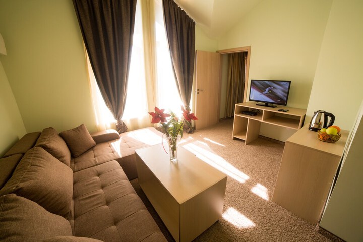 Room 25 of 96