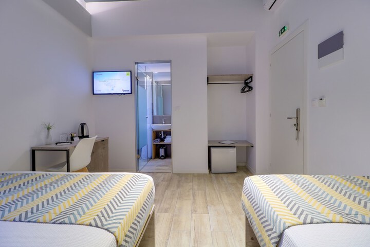 Room 10 of 44