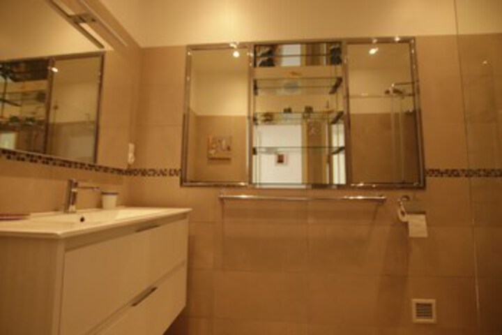 Room 3 of 20