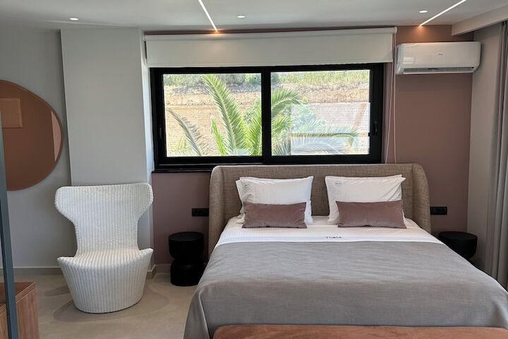 Room 27 of 70