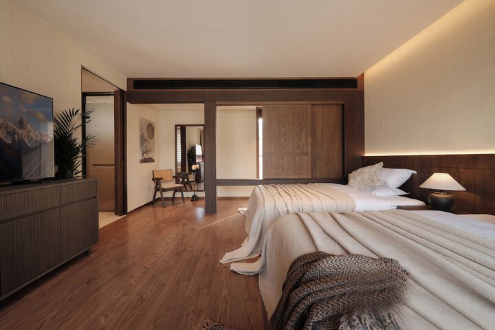 Room 43 of 99