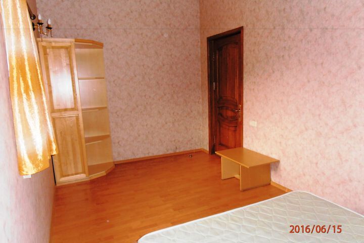 Room 8 of 36