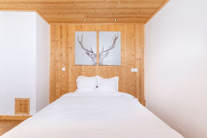 Room 4 of 23