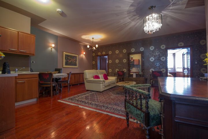 Room 42 of 65