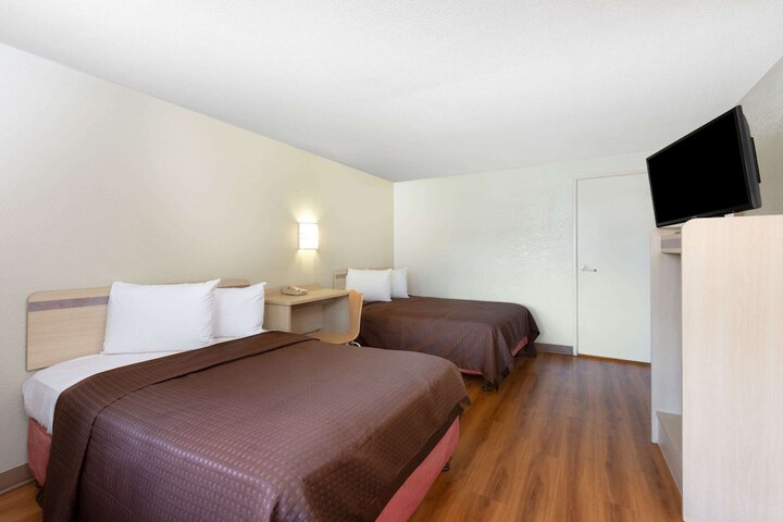 Deluxe 2 Double Beds Accessible (6 of 12)