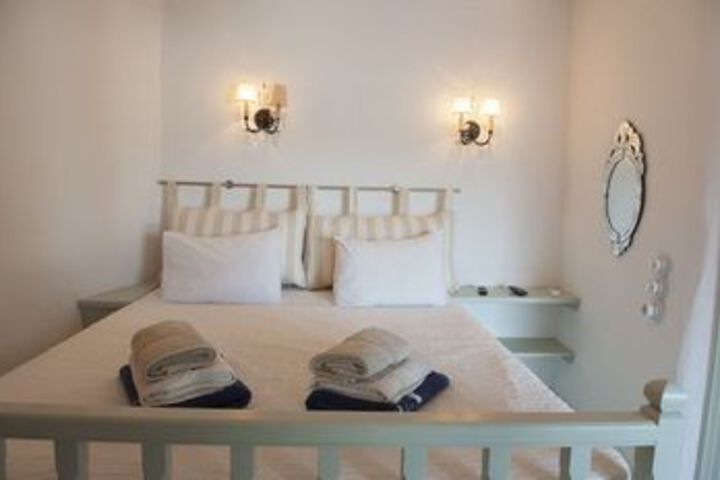 Room 11 of 32