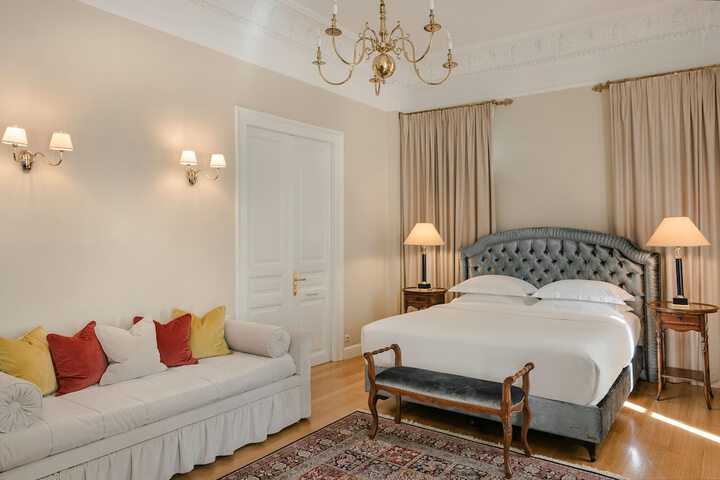 Room 32 of 78