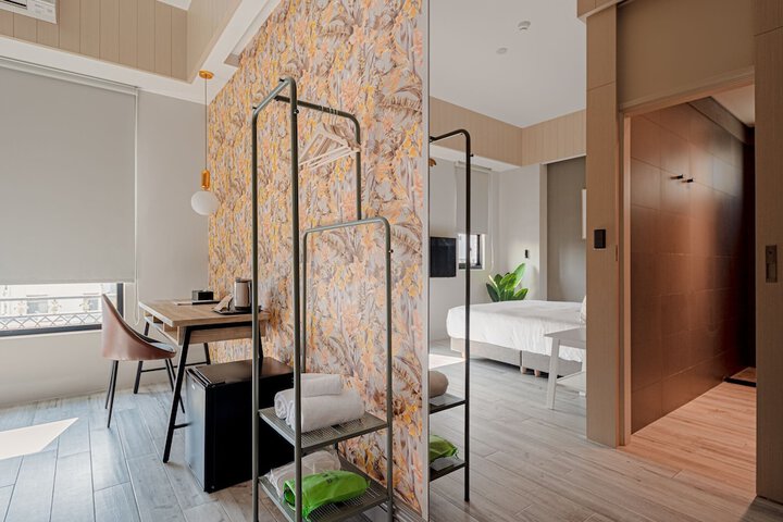 Room 5 of 37