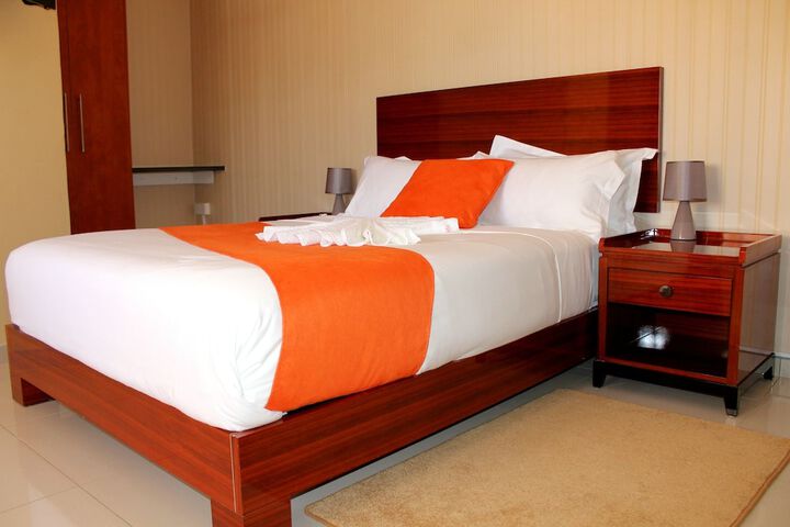 Room 4 of 37