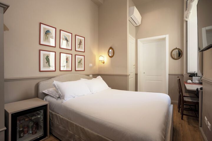 Room 33 of 59