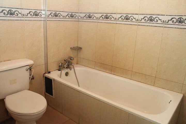 Room 16 of 28