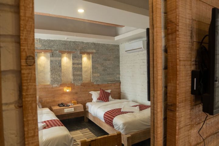 Room 10 of 36