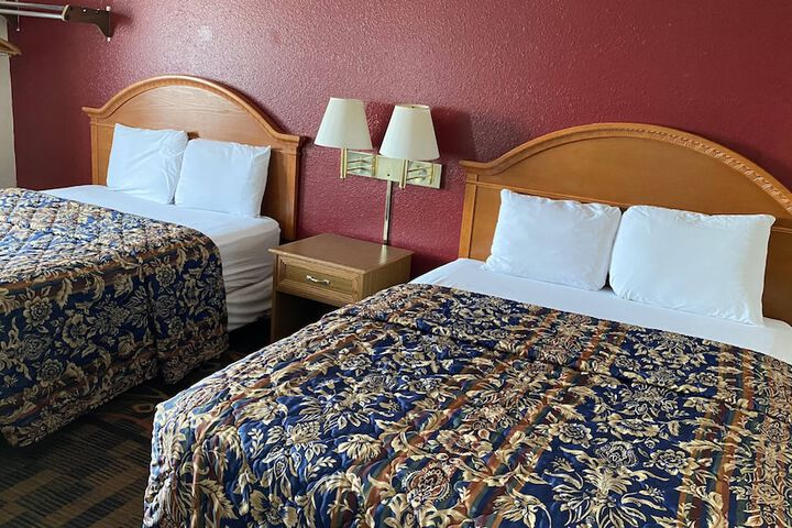 2 Double Beds (18 of 18)