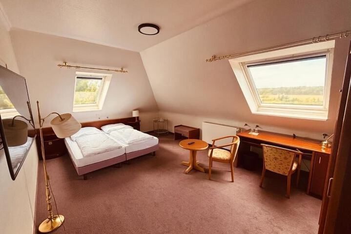 Room 16 of 26