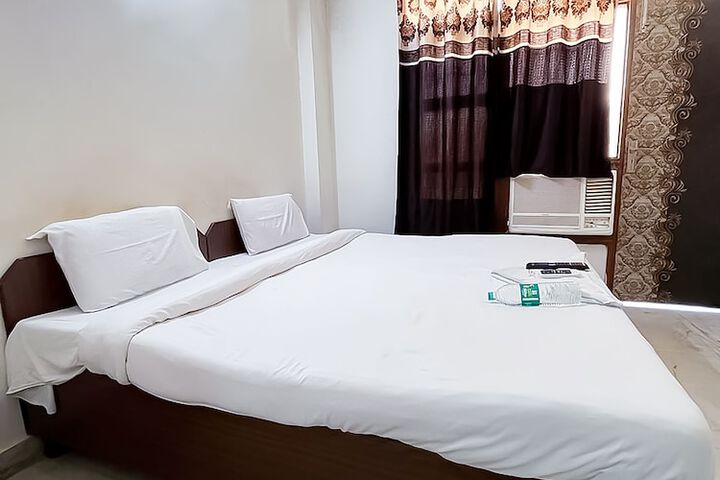Room 14 of 28