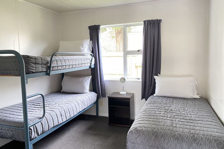 Room 6 of 83