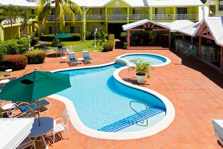 Pool 41 of 75