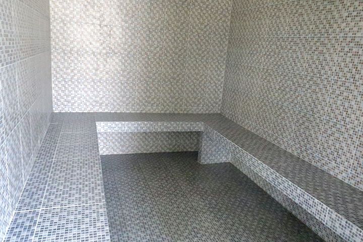 Room 75 of 98