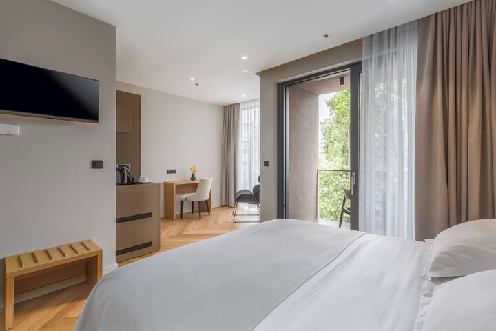 Room 16 of 59
