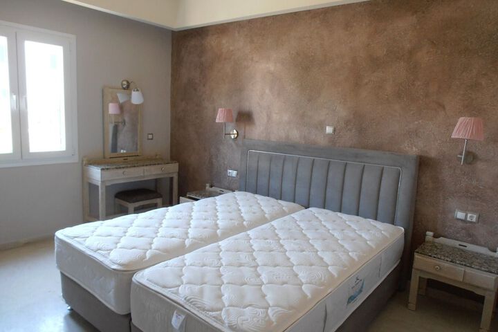 Room 5 of 46