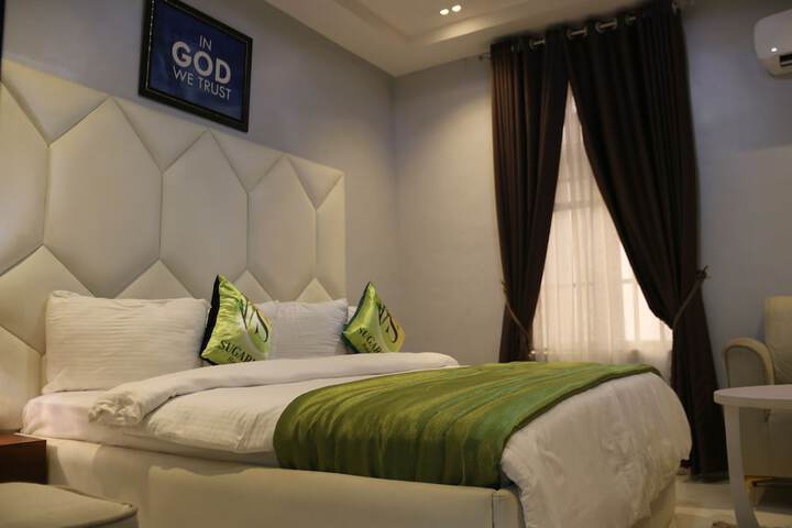 Room 5 of 22
