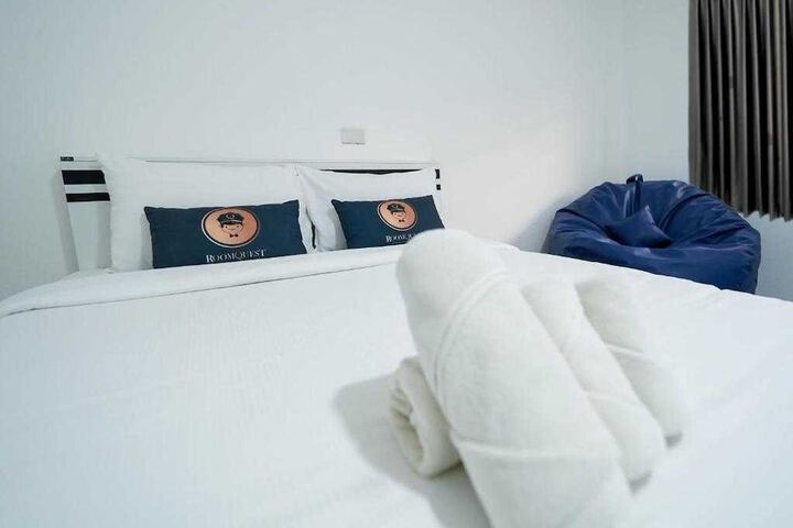 Room 3 of 25