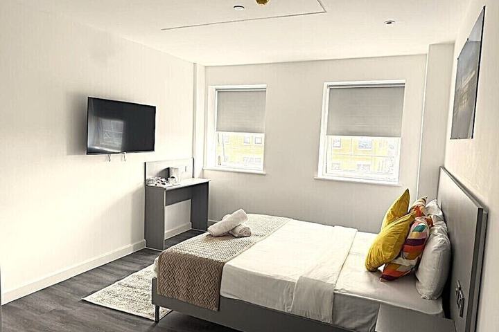Room 4 of 27