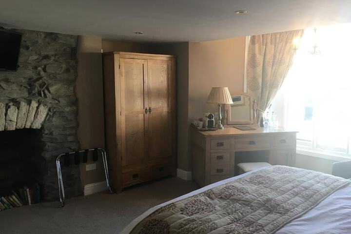 Room 17 of 43