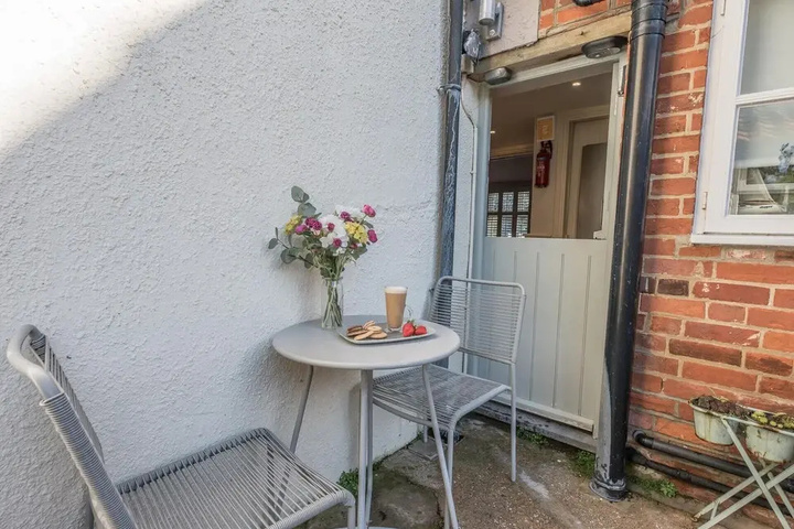 Terrace/Patio 7 of 18