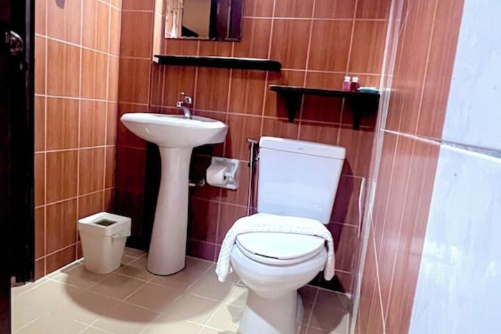 Room 14 of 25