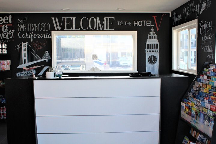 Check-in/check-out kiosk