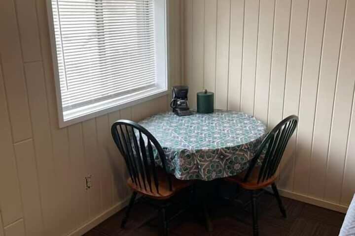 Room 5 of 112