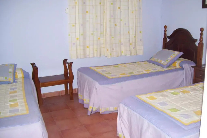 Room 2 of 8