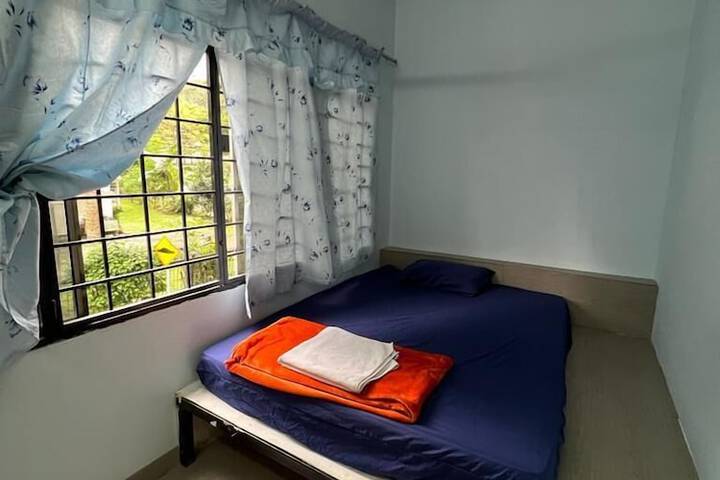 Room 16 of 38