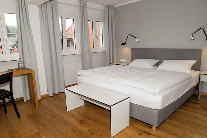 Room 84 of 395