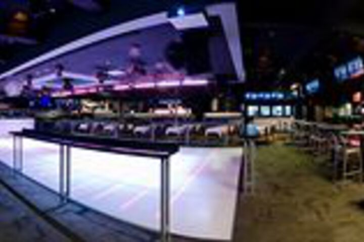 Lounge 18 of 25
