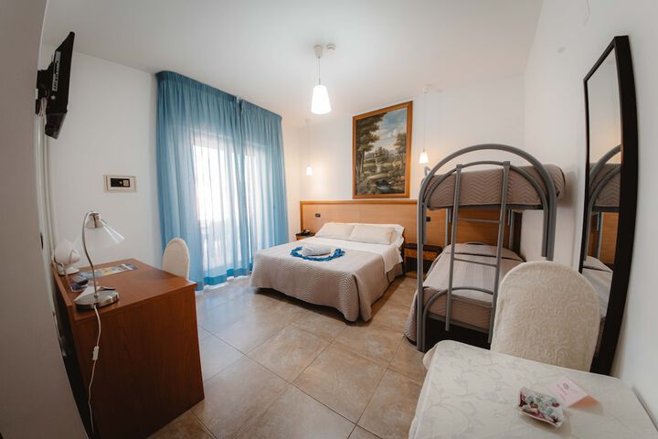 Room 15 of 72