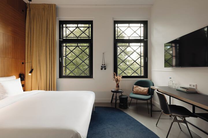 Room 17 of 58