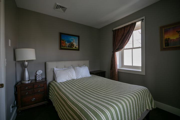 1 King Bed (27 of 40)