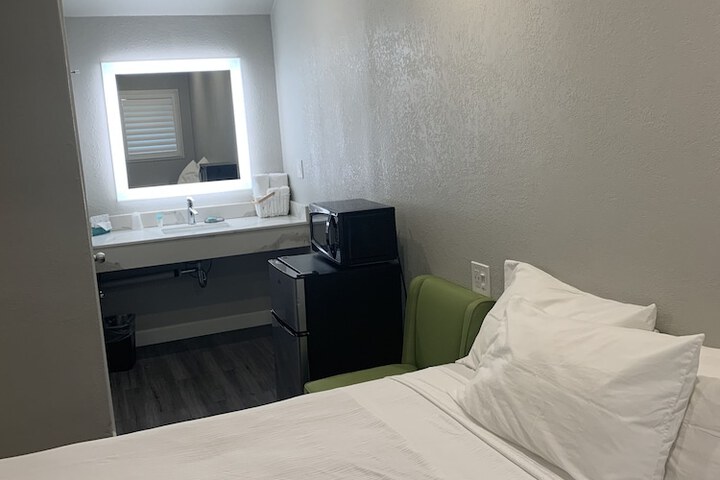 Comfort Single Queen Bed (3 of 7)