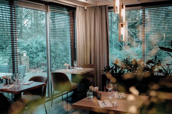 Dining 61 of 103
