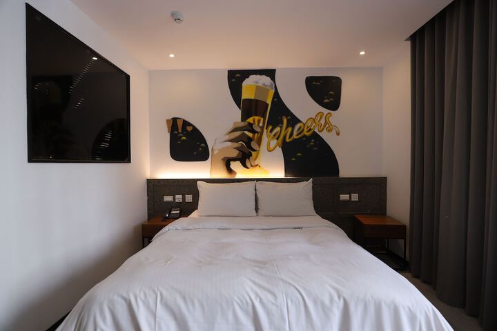 Room 9 of 129