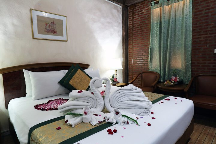 Room 10 of 98