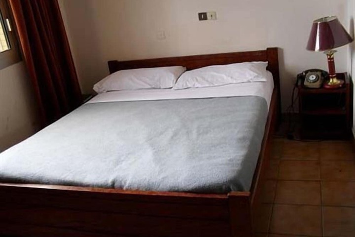Room 5 of 30