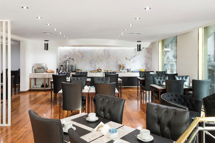 Breakfast/Coffee Service 24 of 34